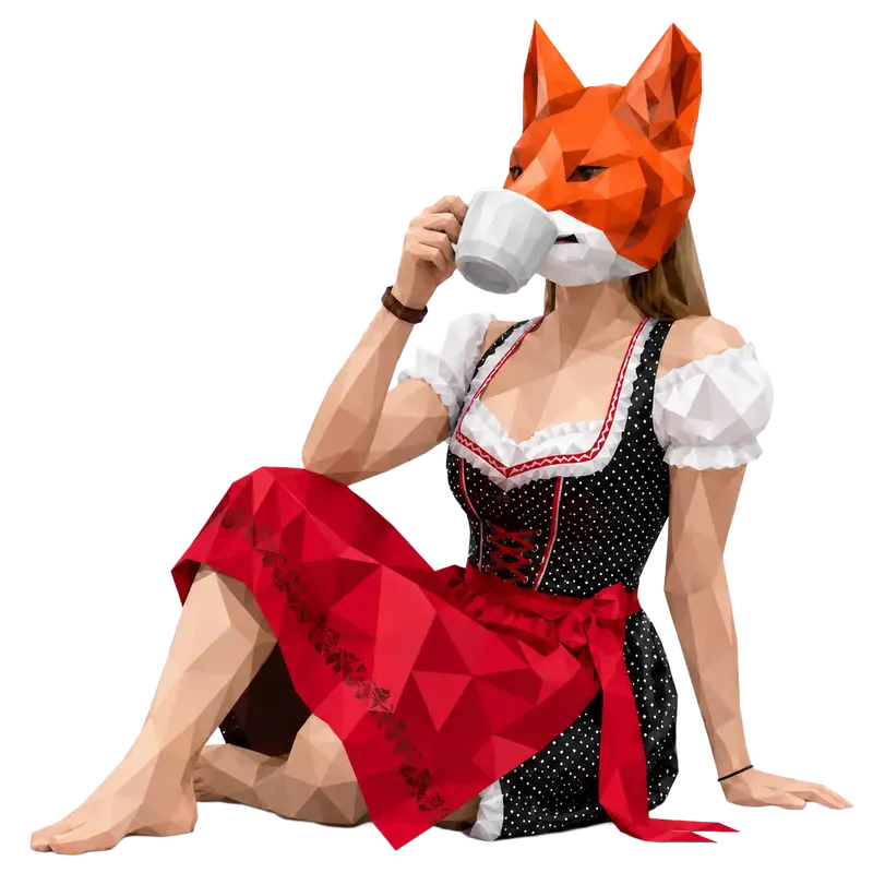 Eine Frau im traditionellen Dress mit Fuchsmaske genießt Kaffee, inspiriert von madmoses und kreativem Corporate Design.