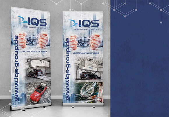 Roll-Up Display Werbung für die IQS-Group